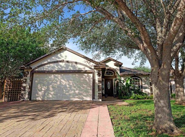 2081 Quito Lp, Laredo, TX 78043