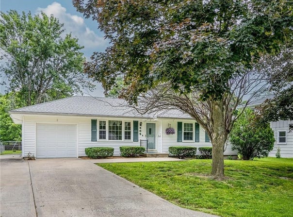 605 Green Street, Lee's Summit, MO 64063