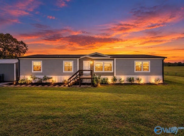 68 Burroughs Loop, Scottsboro, AL 35769