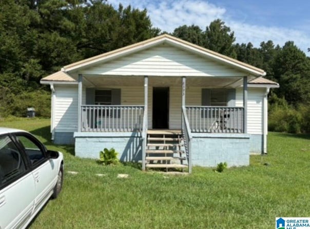 8393 DUNNAVANT ROAD, LEEDS, AL 35094