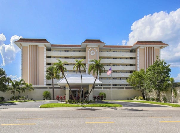 1150 TARPON CENTER DRIVE, VENICE, FL 34285