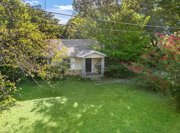 302 Suzanne Street, Palmer, TX 75152