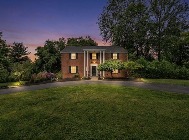 3225 Comanche Rd, Bethel Park, PA 15241