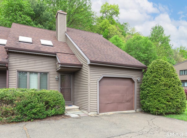 20 Twin Oaks, New Milford, CT 06776