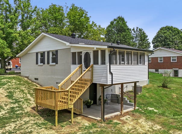 103 Sand Hill Church Road, Irvine, KY 40336