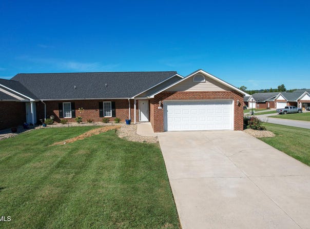 82 Clear Mountain Trail, Greeneville, TN 37745