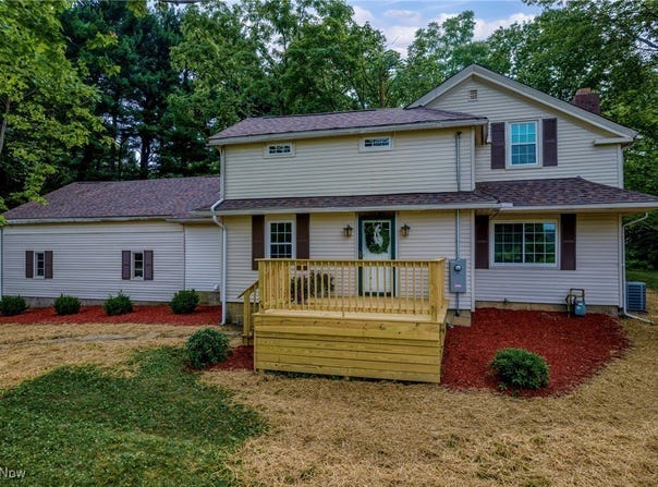 3695 S Hametown Road, Norton, OH 44203