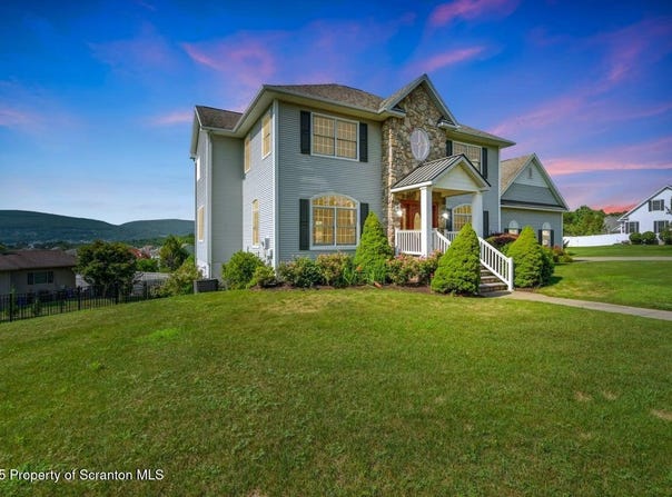 302 School Side Drive, Throop, PA 18512