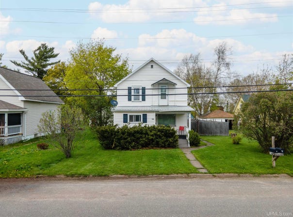 712 Forest Parkway, Crystal Falls, MI 49920