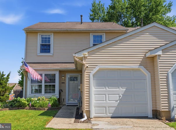 72 OAKCREST Lane, WESTAMPTON, NJ 08060