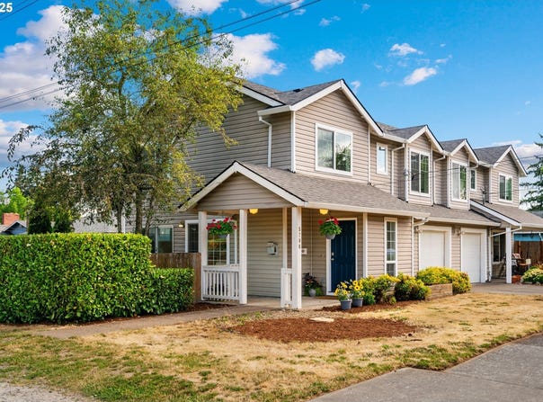 5206 NE CESAR E CHAVEZ BLVD, Portland, OR 97211