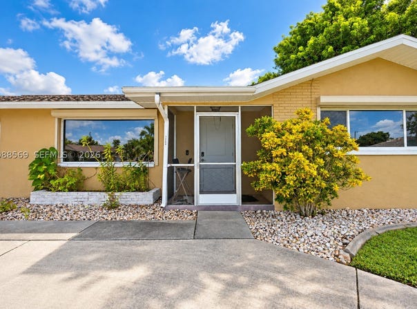 1204 SE 35th St, Cape Coral, FL 33904
