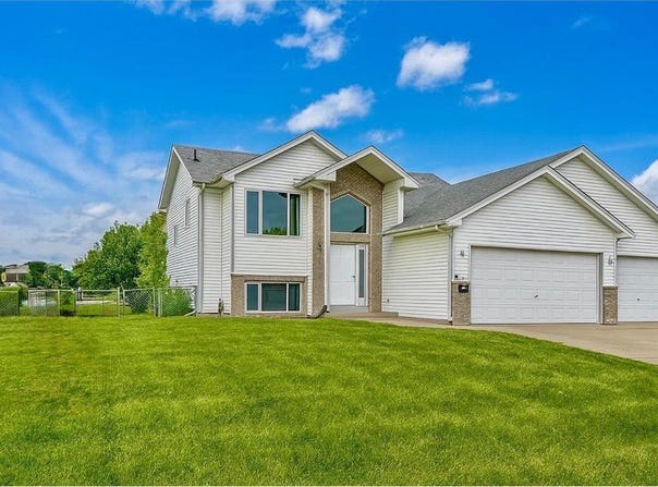 3455 Kahler Drive NE, Saint Michael, MN 55376