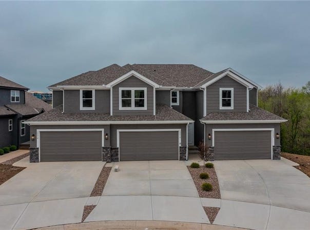 12310 S Prairie Creek Road, Olathe, KS 66061