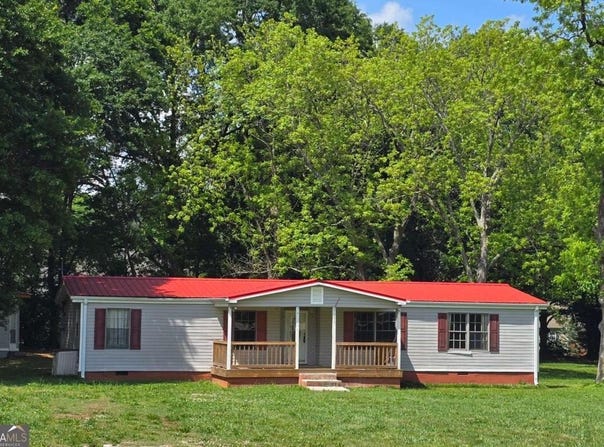 50 E College, Royston, GA 30662