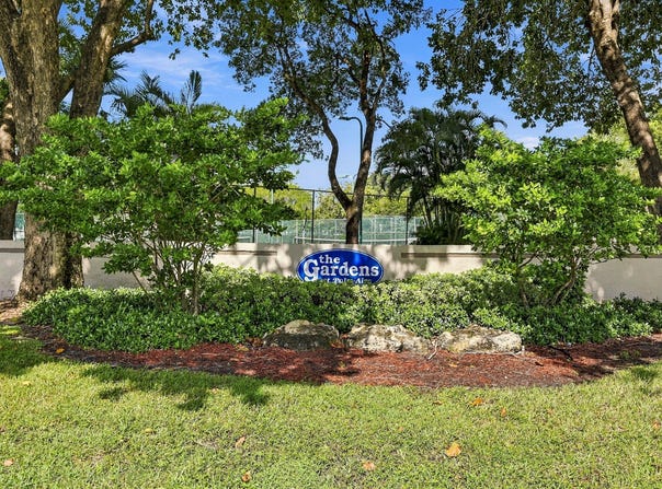 717 Gardens Drive, Pompano Beach, FL 33069