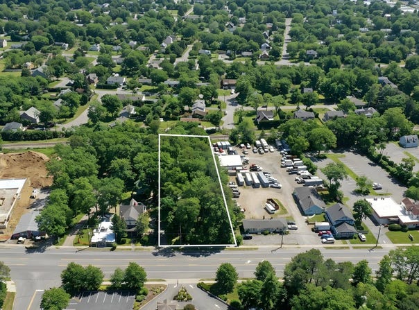 110 E Montauk Highway, Hampton Bays, NY 11946