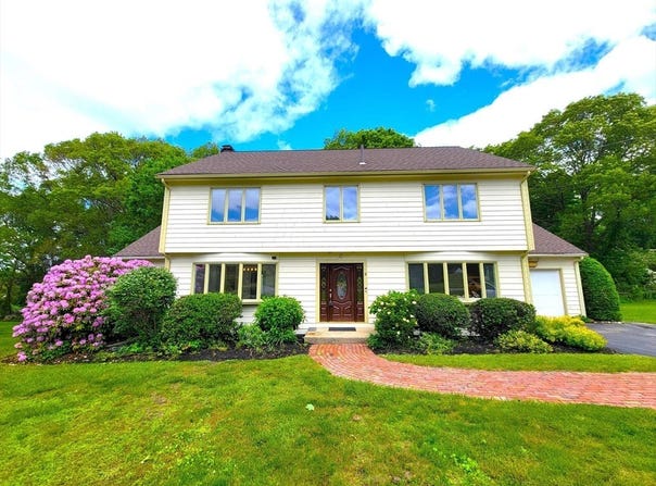 3 Overlook Dr, Chelmsford, MA 01824
