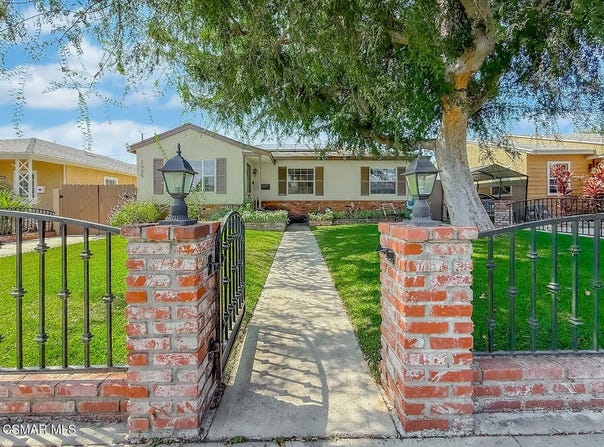 2035 N Evergreen Street, Burbank, CA 91505