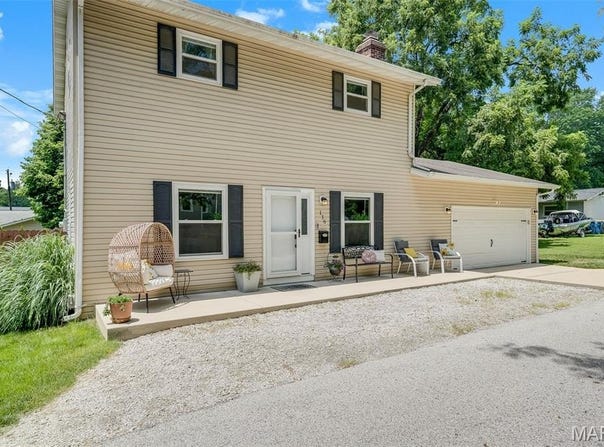 116 N Washington Street, Troy, IL 62294