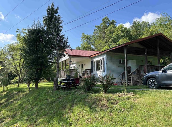 157 Canterbury Lane, Fort Gay, WV 25514