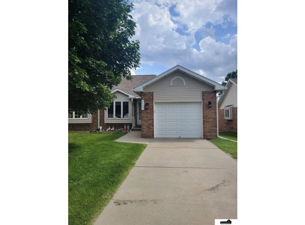 2509 Hollyhock Circle, Lincoln, NE 68521