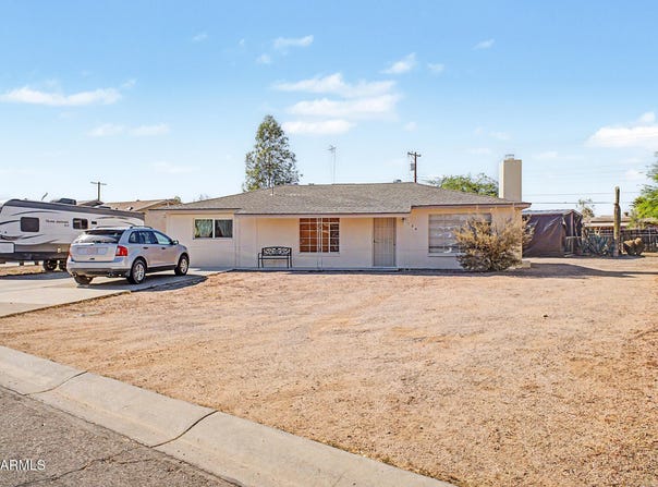 924 E GRANADA Avenue, Apache Junction, AZ 85119
