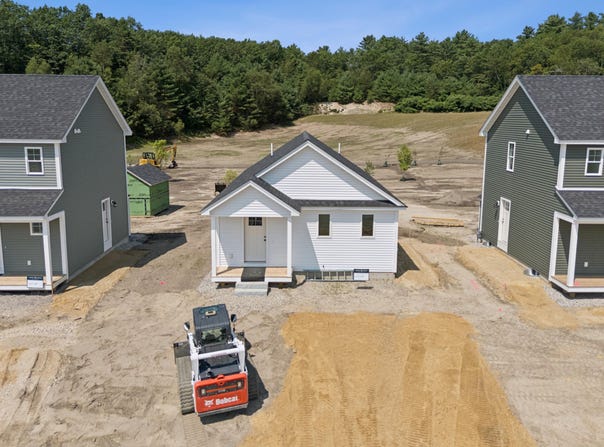 5 Feldspar Lane, Cumberland, ME 04021