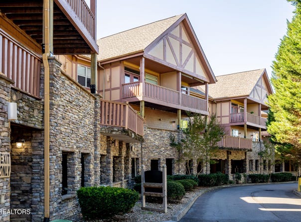 830 Golf View Blvd, Pigeon Forge, TN 37863