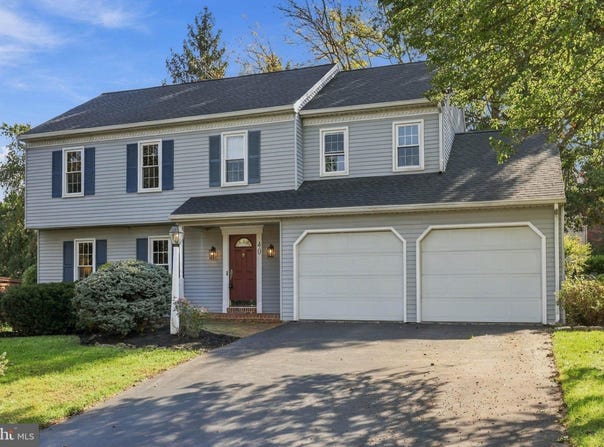 40 VANDERBILT Drive, LEOLA, PA 17540