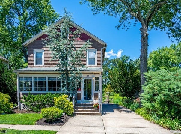 23 Rose St, Metuchen Boro, NJ 08840-2330