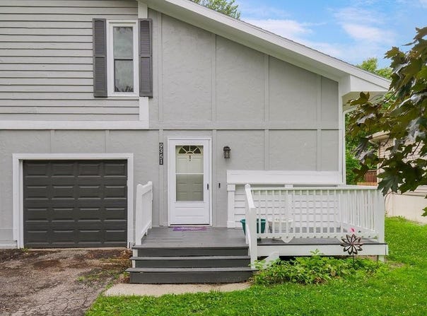 9351 W 48th Terrace, Merriam, KS 66203