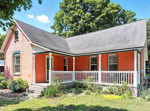 121 Adams Street, Allegan, MI 49010