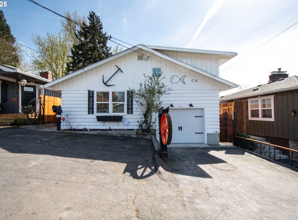 1006 COWLITZ WAY, Kelso, WA 98626