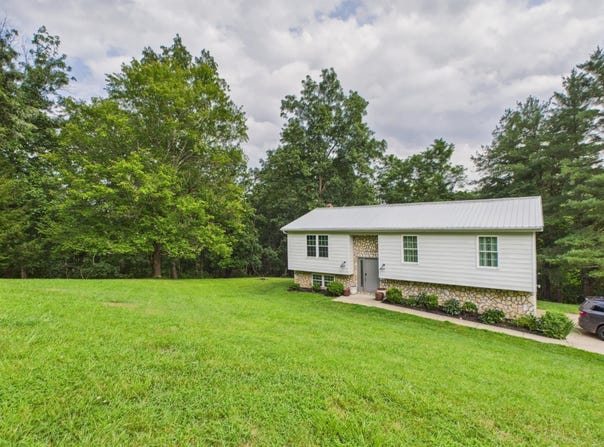 4 Deer Run Road, Hurricane, WV 25526