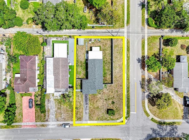 1595 NE 174th St, North Miami Beach, FL 33162