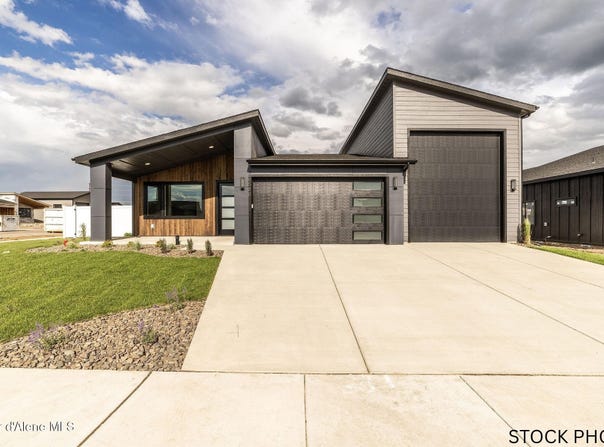 11535 N ENTWISTLE WAY, Rathdrum, ID 83858