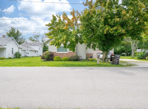 8621 N Murphy Road, Brazil, IN 47834