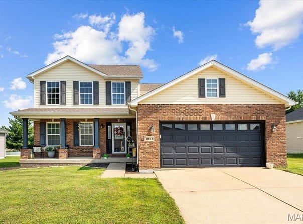1043 Creekside Drive, Waterloo, IL 62298
