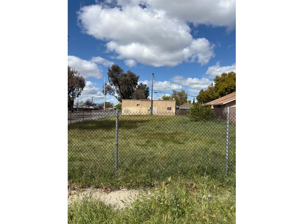 3101 Illinois, Fresno, CA 93702
