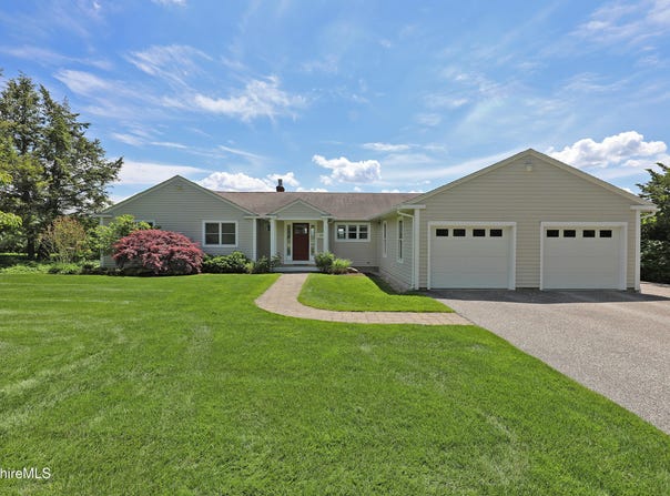 154 Plunkett St, Lenox, MA 01240