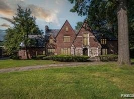19565 Cumberland Way, Detroit, MI 48203