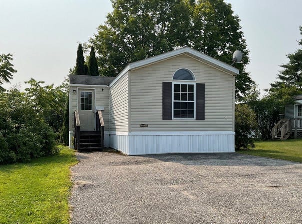 43 Autumn Lane, Lewiston, ME 04240