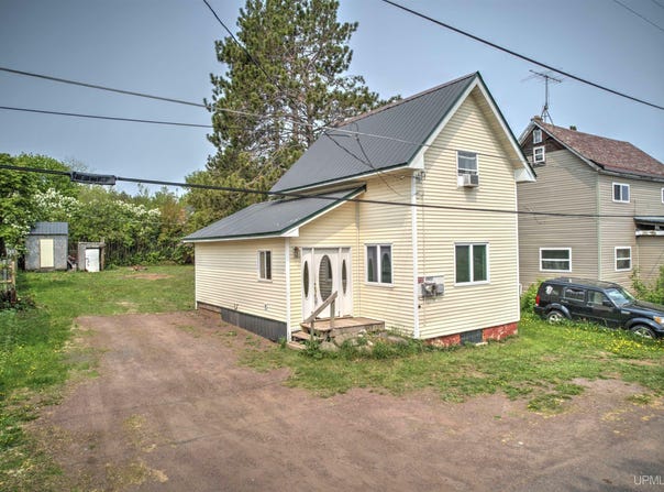 49897 CENTER STREET, HANCOCK, MI 49930