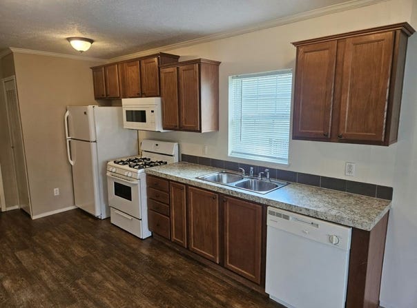 26009 First St  #5, Taylor, MI 48180