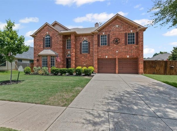 332 Carriage Lane, Saginaw, TX 76179
