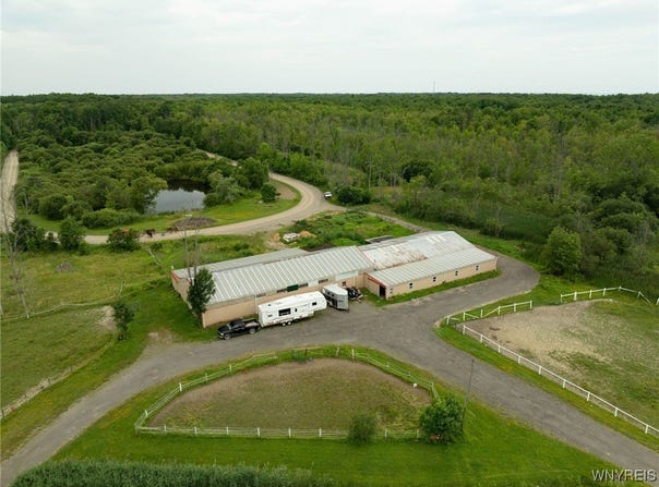 7452 Southwestern Boulevard, Evans, NY 14047