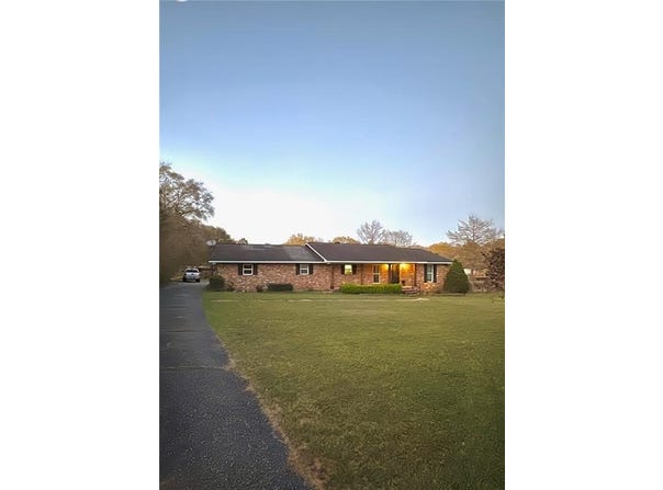 9010 Eastwood Drive, Semmes, AL 36575