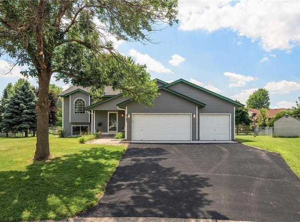 9105 Maryland Avenue N, Brooklyn Park, MN 55445