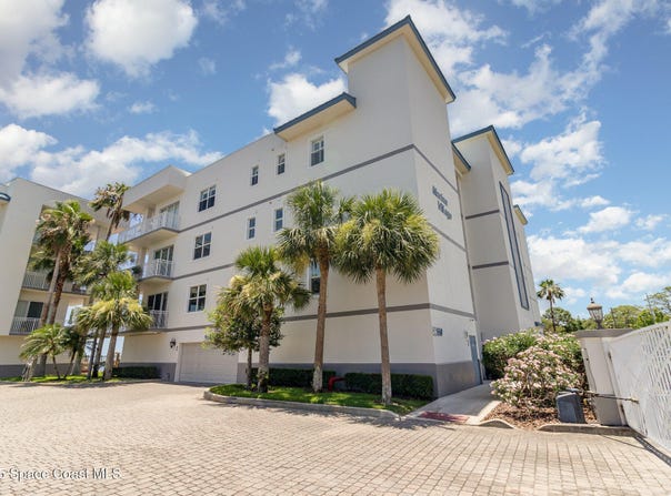 550 S Banana River Drive, Merritt Island, FL 32952